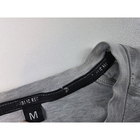 Public Rec Men's Go-to Henley Tee Gray Stretch Short Sleeve Shirt Sz M - Picture 4 of 9